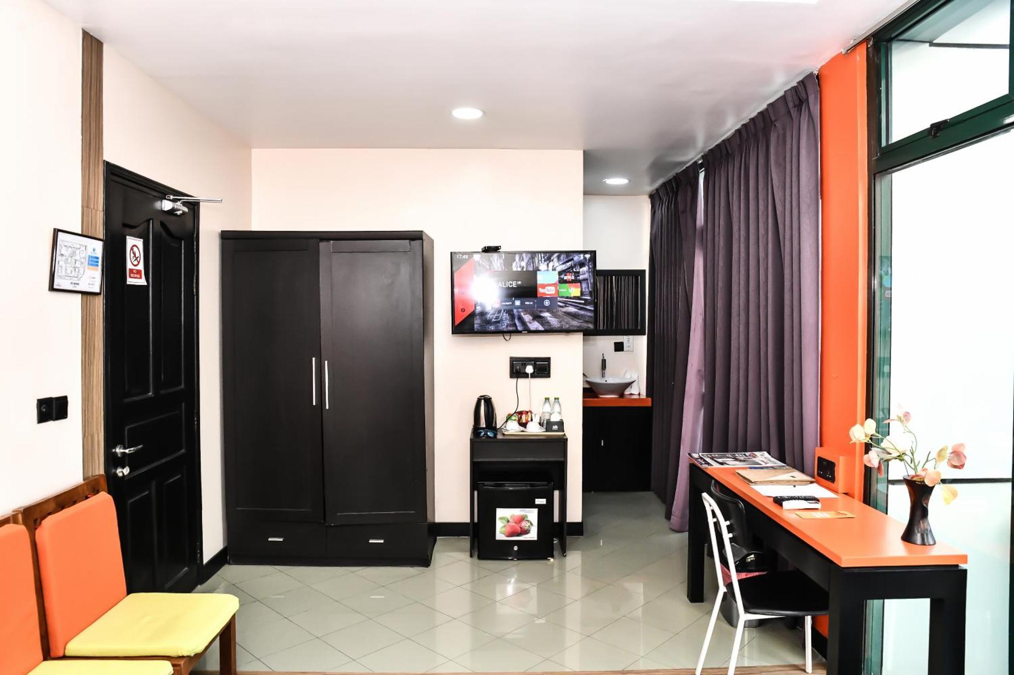 The Beehive Hotel Male Ngoại thất bức ảnh