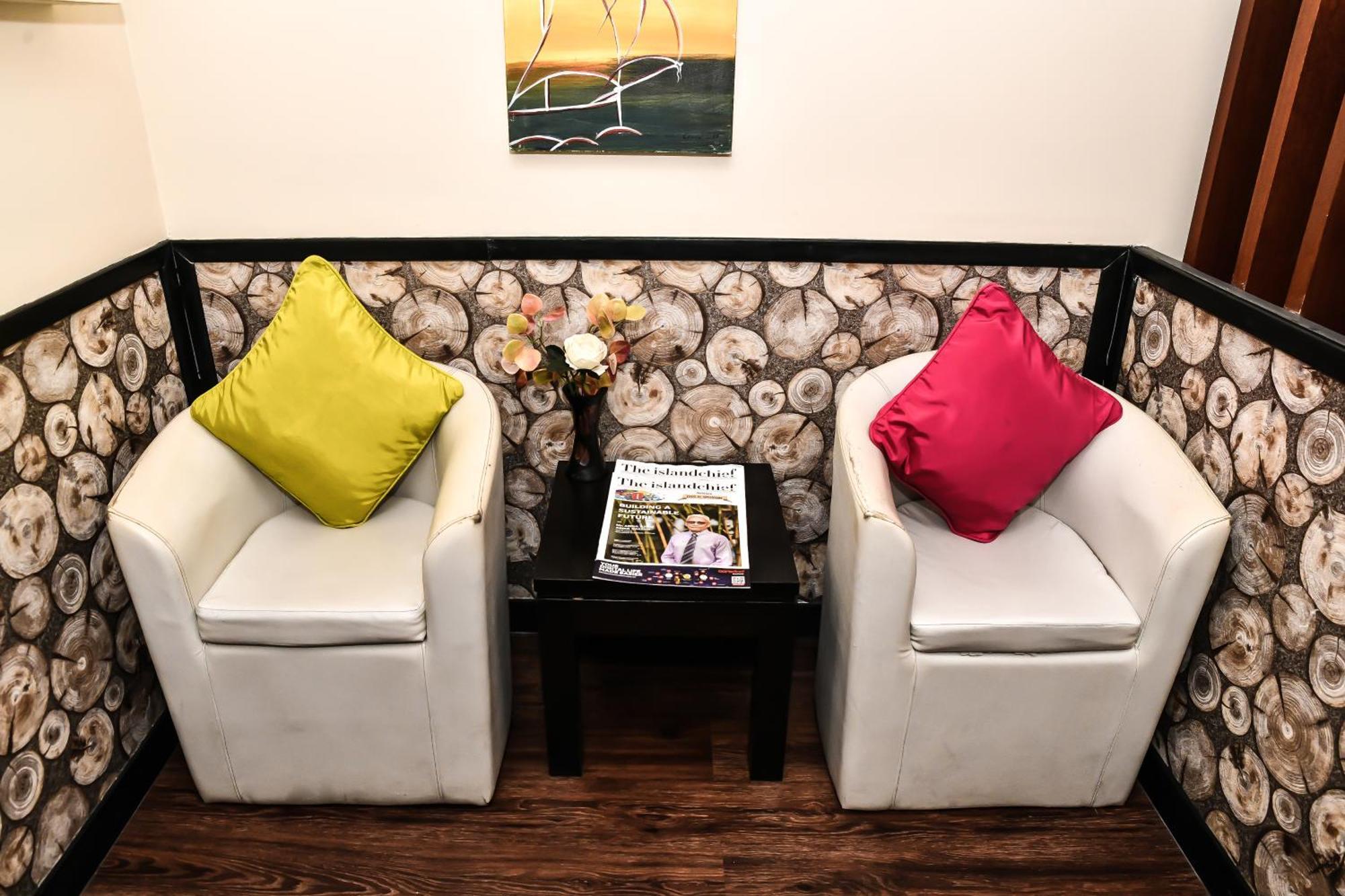 The Beehive Hotel Male Ngoại thất bức ảnh