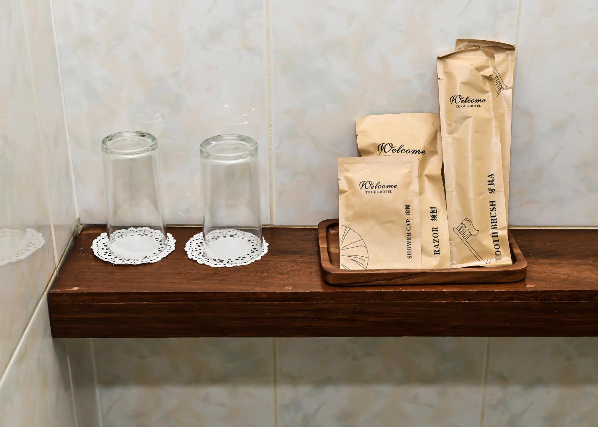 The Beehive Hotel Male Ngoại thất bức ảnh
