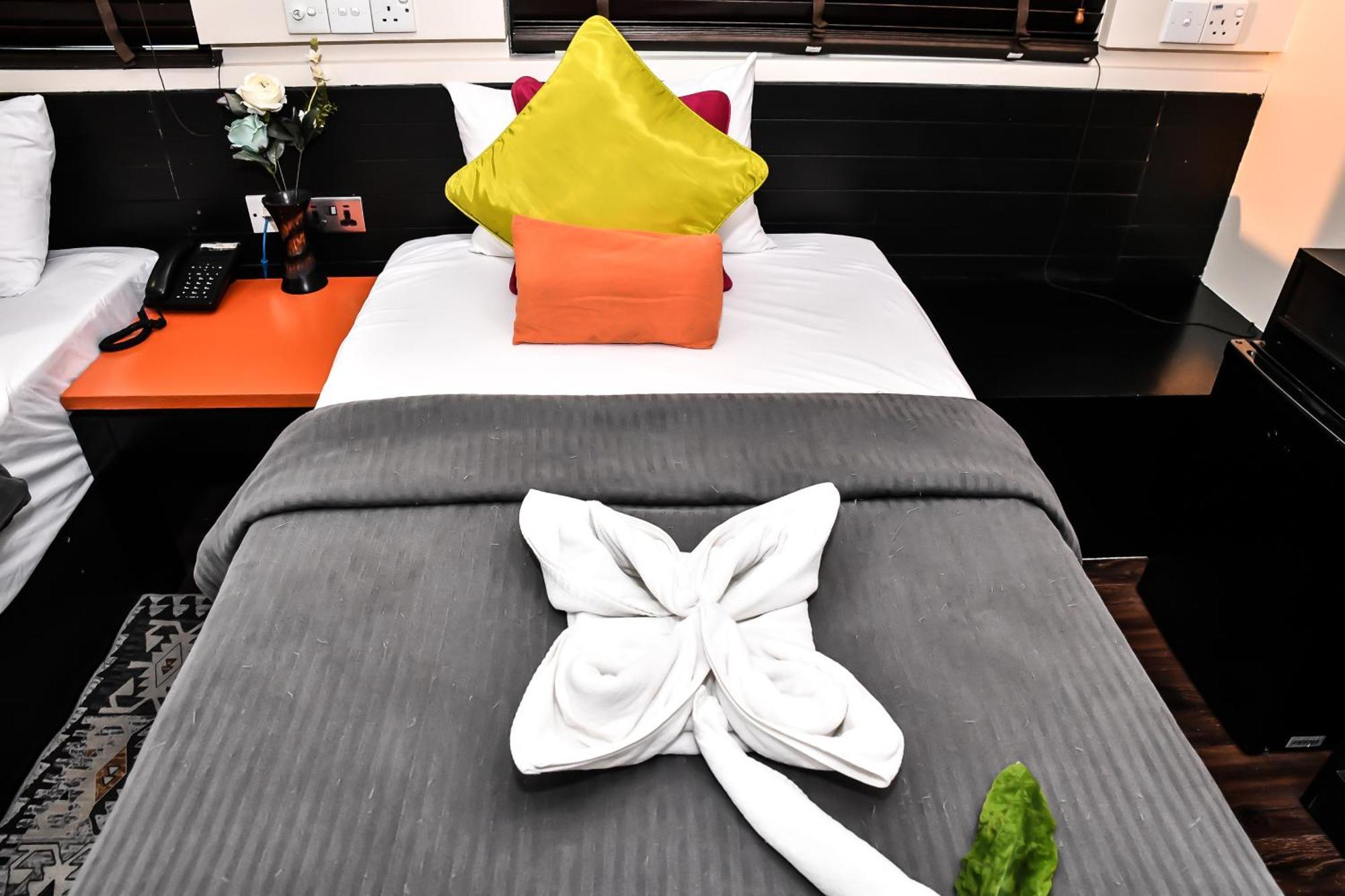 The Beehive Hotel Male Ngoại thất bức ảnh