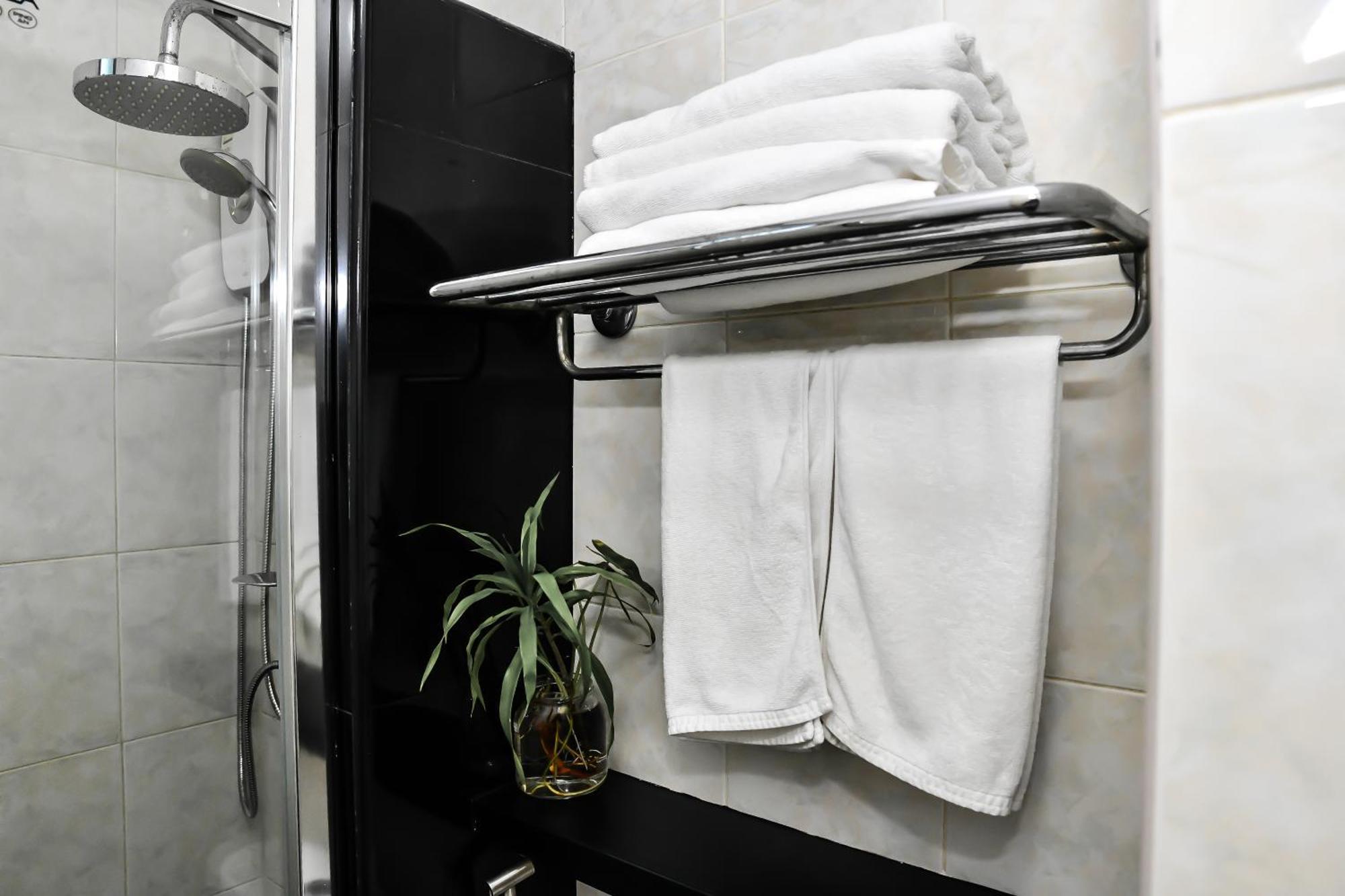 The Beehive Hotel Male Ngoại thất bức ảnh