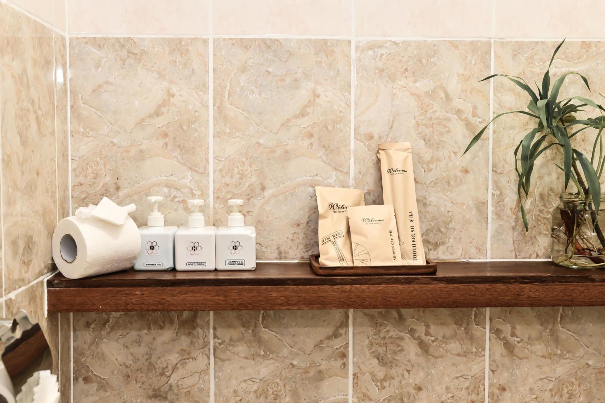 The Beehive Hotel Male Ngoại thất bức ảnh