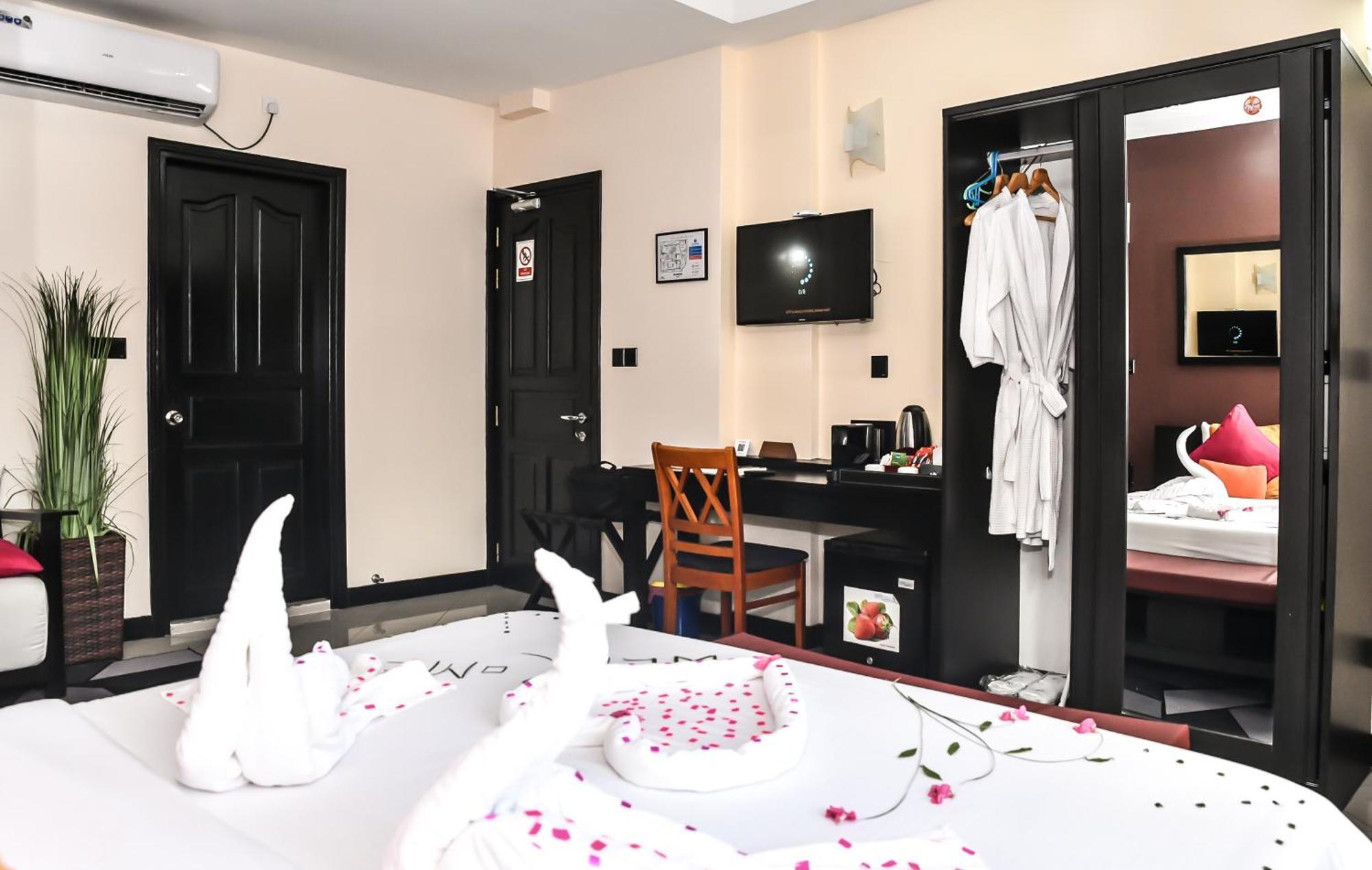 The Beehive Hotel Male Ngoại thất bức ảnh