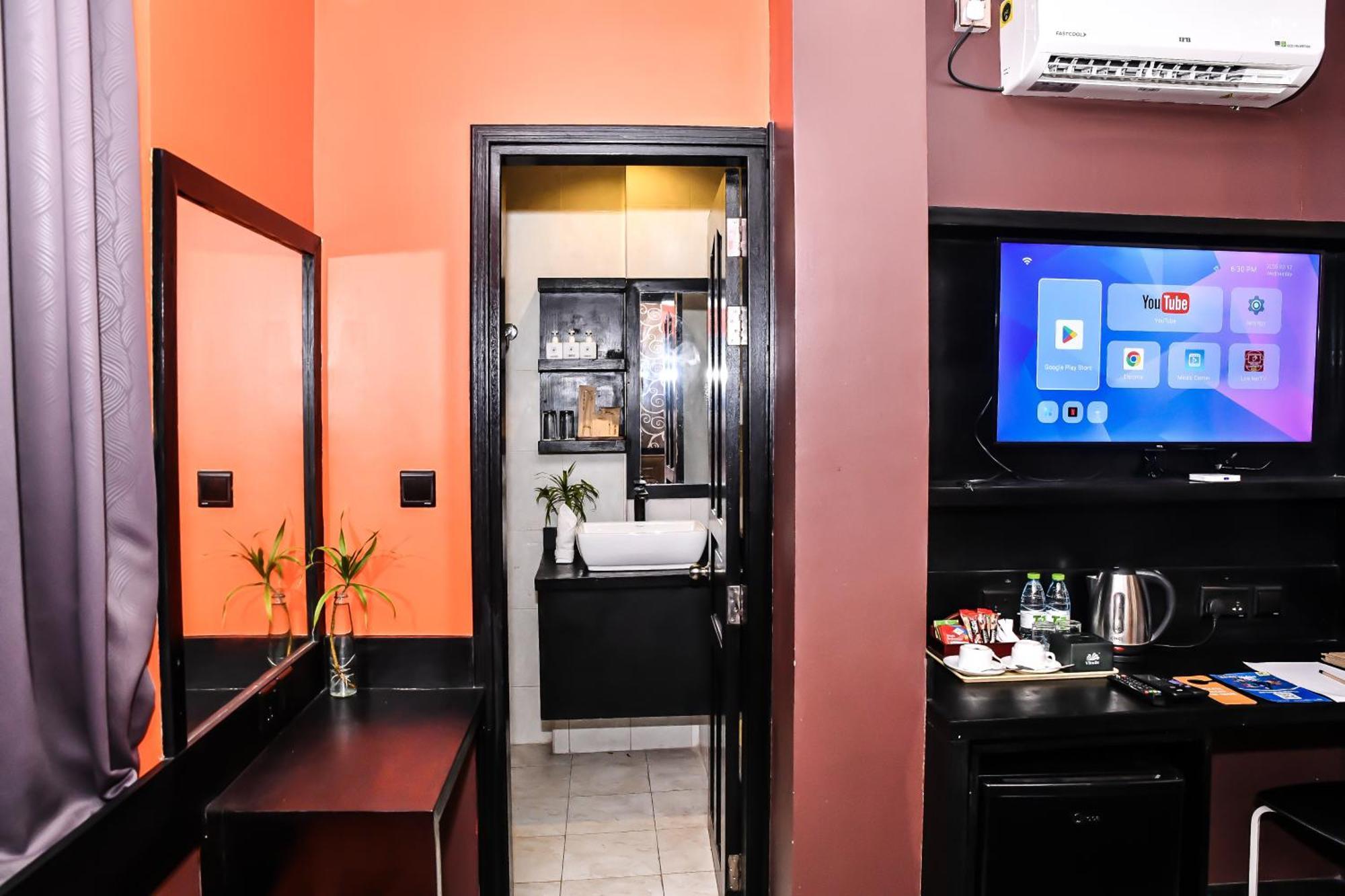 The Beehive Hotel Male Ngoại thất bức ảnh
