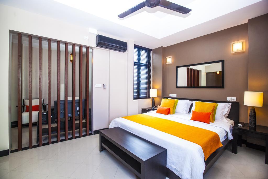 The Beehive Hotel Male Ngoại thất bức ảnh