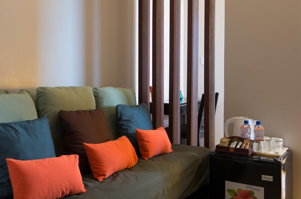 The Beehive Hotel Male Ngoại thất bức ảnh