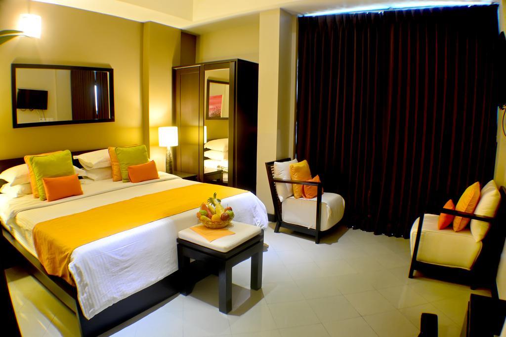 The Beehive Hotel Male Ngoại thất bức ảnh