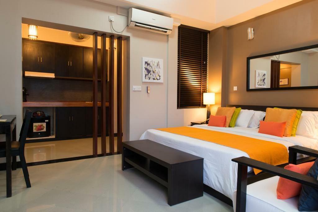 The Beehive Hotel Male Ngoại thất bức ảnh